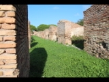 06225 ostia - regio iv - insula vii - portico and caseggiato della fontana con lucerna (iv,vii,1-2) - li decumanus maximus - bli ri suedosten.jpg